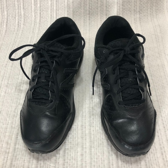 New Balance 411 Leather Walking Shoes Cushioned Black...